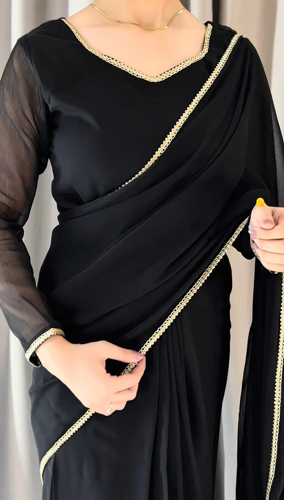 Zhilaksha-Lace Work Chiffon Saree Stitched