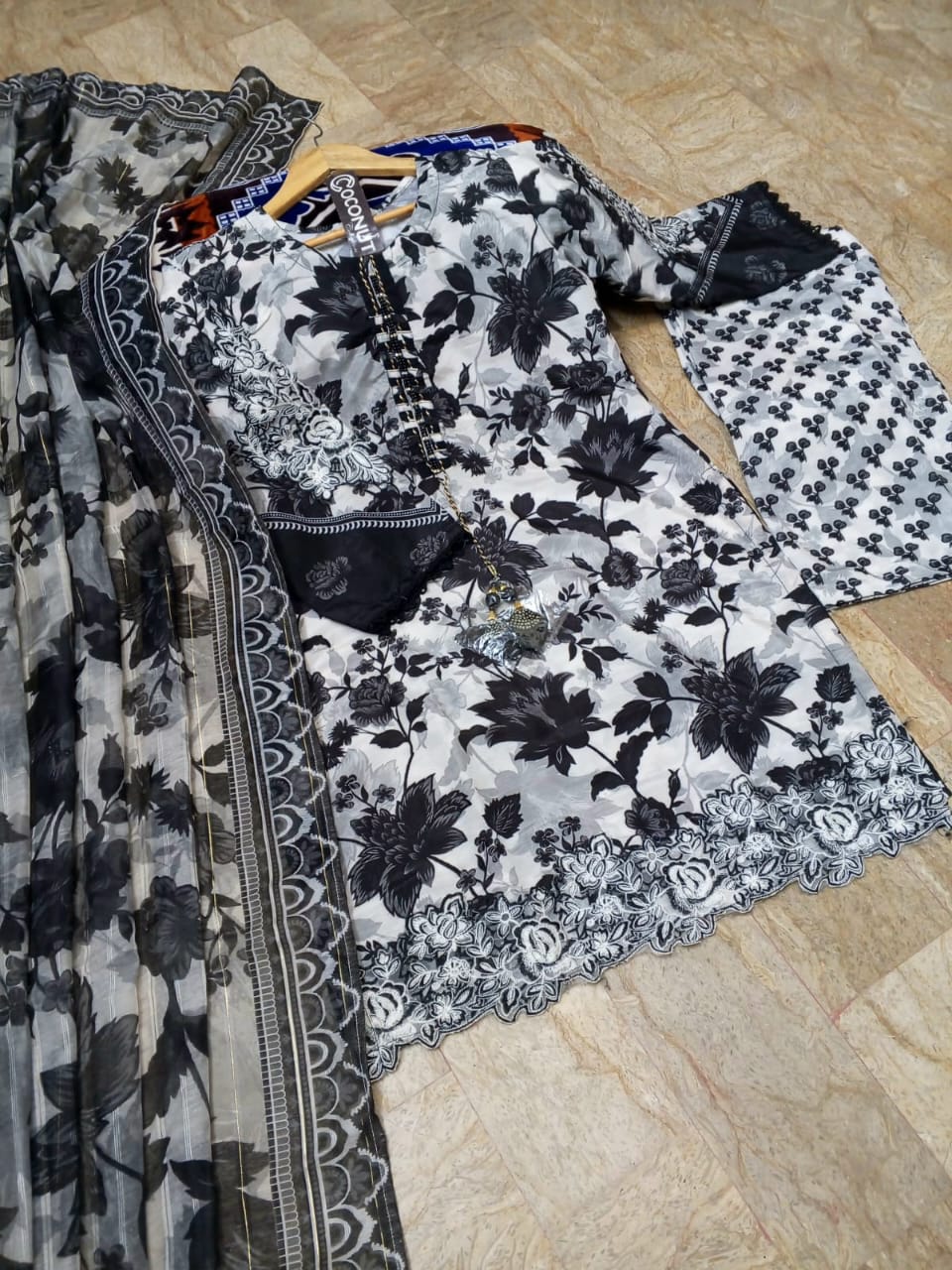 Digital Printed 3PCs – Embroidered & Handwork Suit